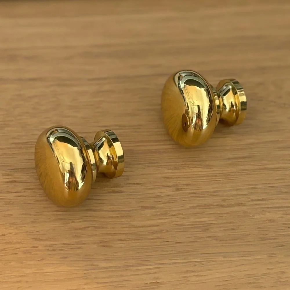 Set of 2 cabinet‎ door knobs Solid brass. New